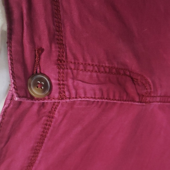 Maurices. Burgundy Shorts; Wide Waistband; 4 Cargo Pockets. Size 15/16 Jrs. EUC - Picture 3 of 13